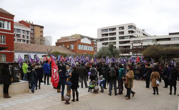 Concentración de los sindicatos, el 8 de marzo en la plaza de los Juzgados. 