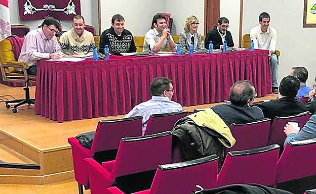 Reunión mantenida por los alcaldes de los municipios que forman parte del parque natural.