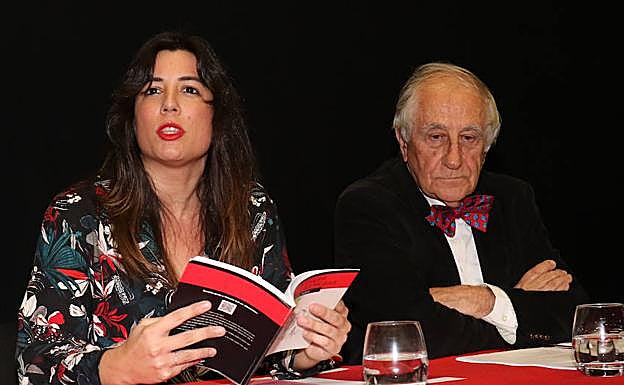 Victoria Ash e Inocencio Arias, durante el recital. 