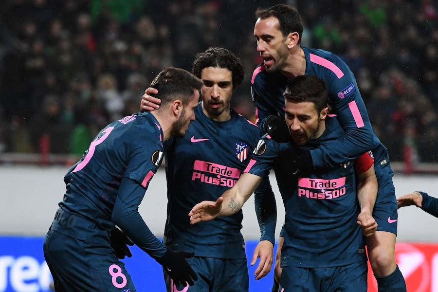 El Atlético golea al Lokomotiv en un partido que dejó la lesión de Filipe Luis y el estreno goleador de Torres en la Europa League como rojiblanco. Correa, Saúl y Griezmann, con una obra de arte, completaron el abultado resultado.