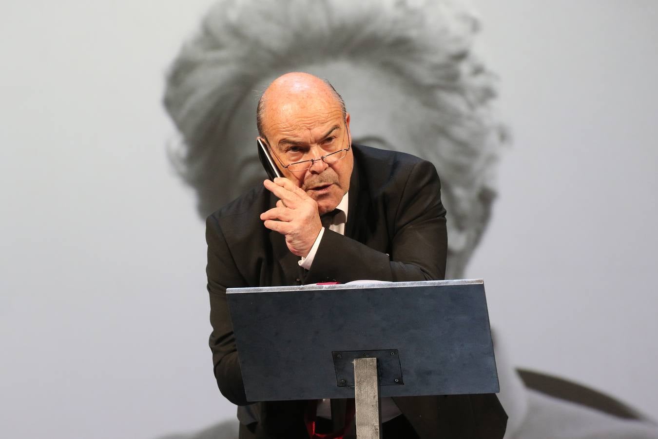 El último ensayo de la obra antes de su estreno tuvo lugar en el Teatro Calderón de Valladolid, bajo la dirección de Manuel Velasco