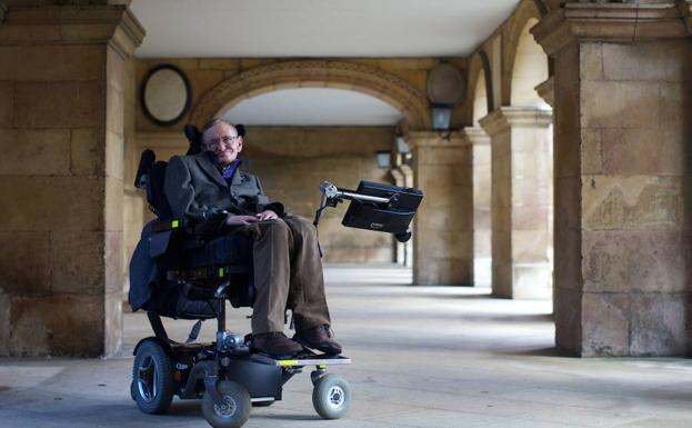 Stephen Hawking, en la Universidad de Cambrige. 