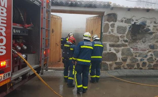 Arde una vivienda en Sotillo de la Adrada con importantes daños materiales