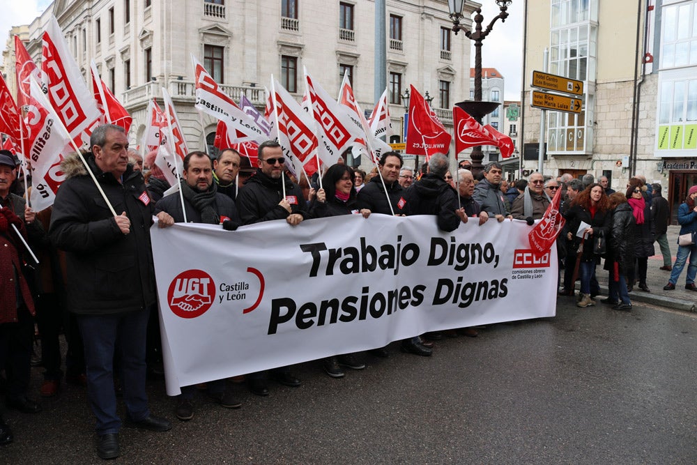 Fotos: Más de 4.000 burgaleses se manifiestan por unas pensiones dignas