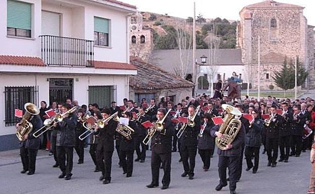 Agrupación Musical Virgen de la Soledad de Maello, que hoy cumple veinte años.