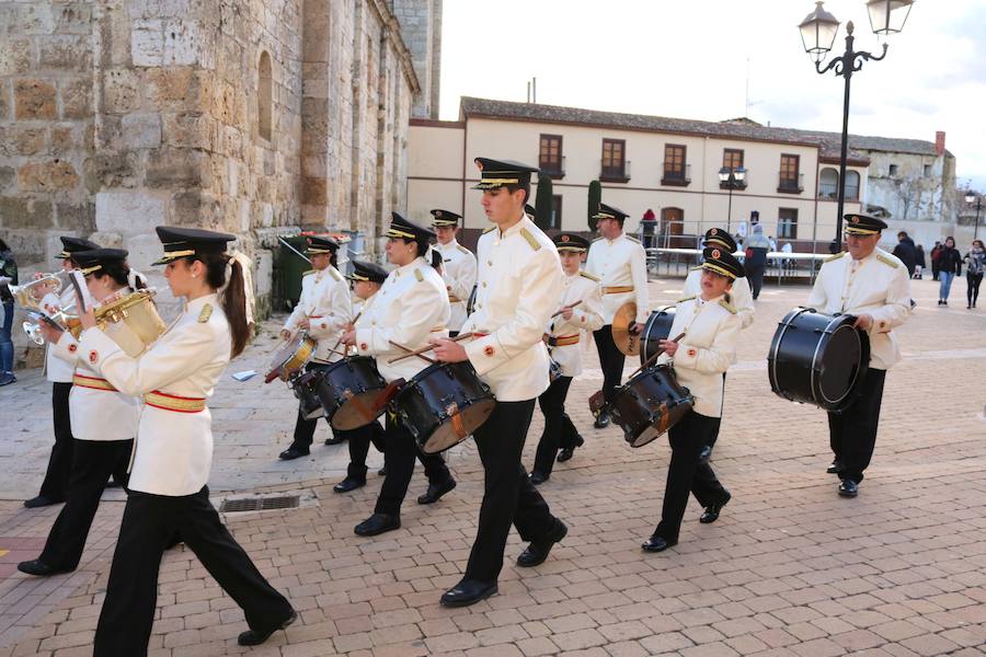 Fotos: Certamen de bandas de Semana Santa en Dueñas