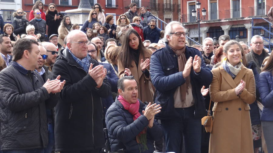 Fotos: Concentración en Valladolid en apoyo a la prisión permanente revisable