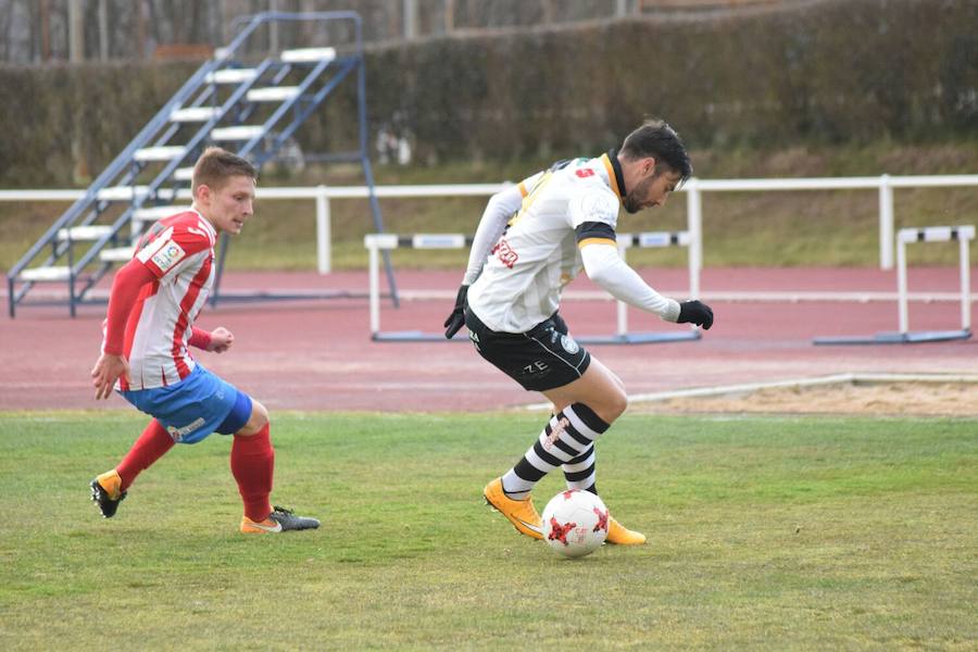 El equipo salmantino gana en el 90 con un tanto de Diego Abad y se aúpa de nuevo al primer puesto tras el empate del Astorga con el Salmantino