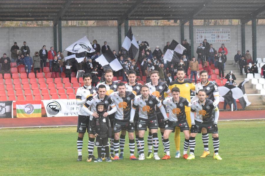 El equipo salmantino gana en el 90 con un tanto de Diego Abad y se aúpa de nuevo al primer puesto tras el empate del Astorga con el Salmantino