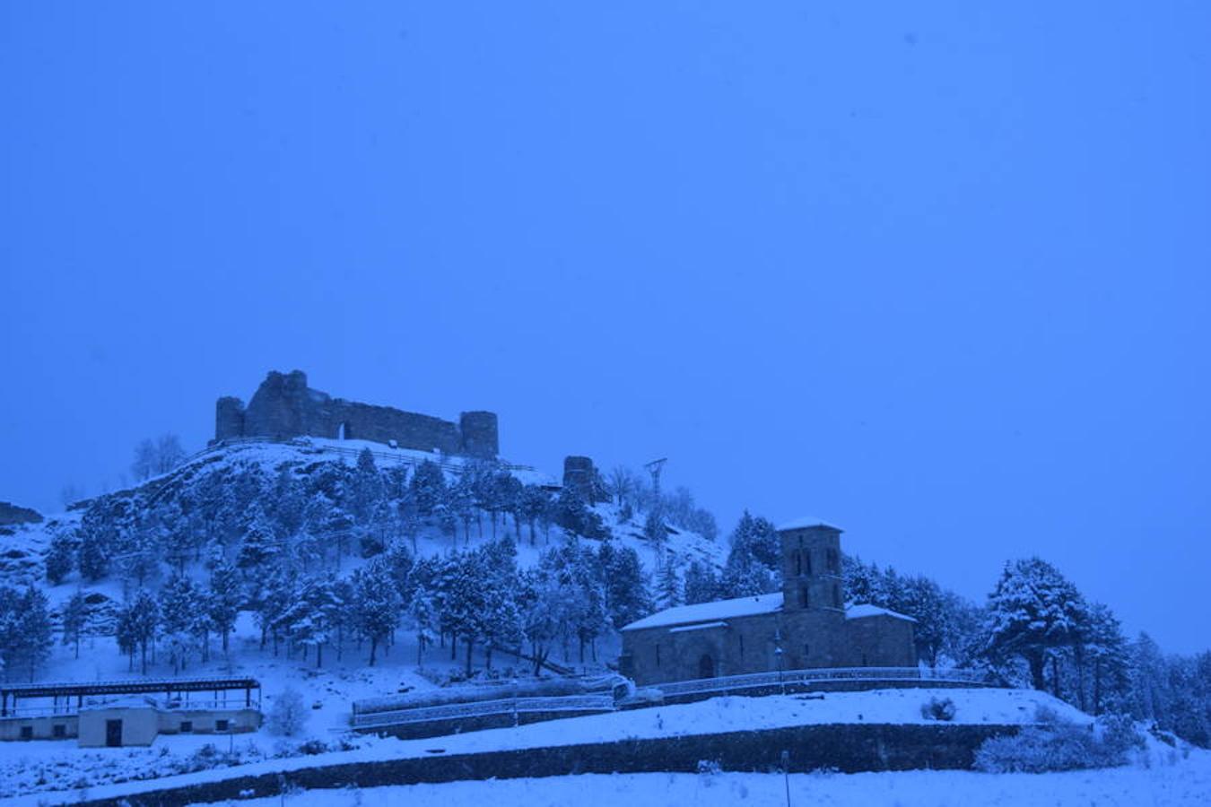 Fotos: Nieve en Aguilar para recibir a la primavera