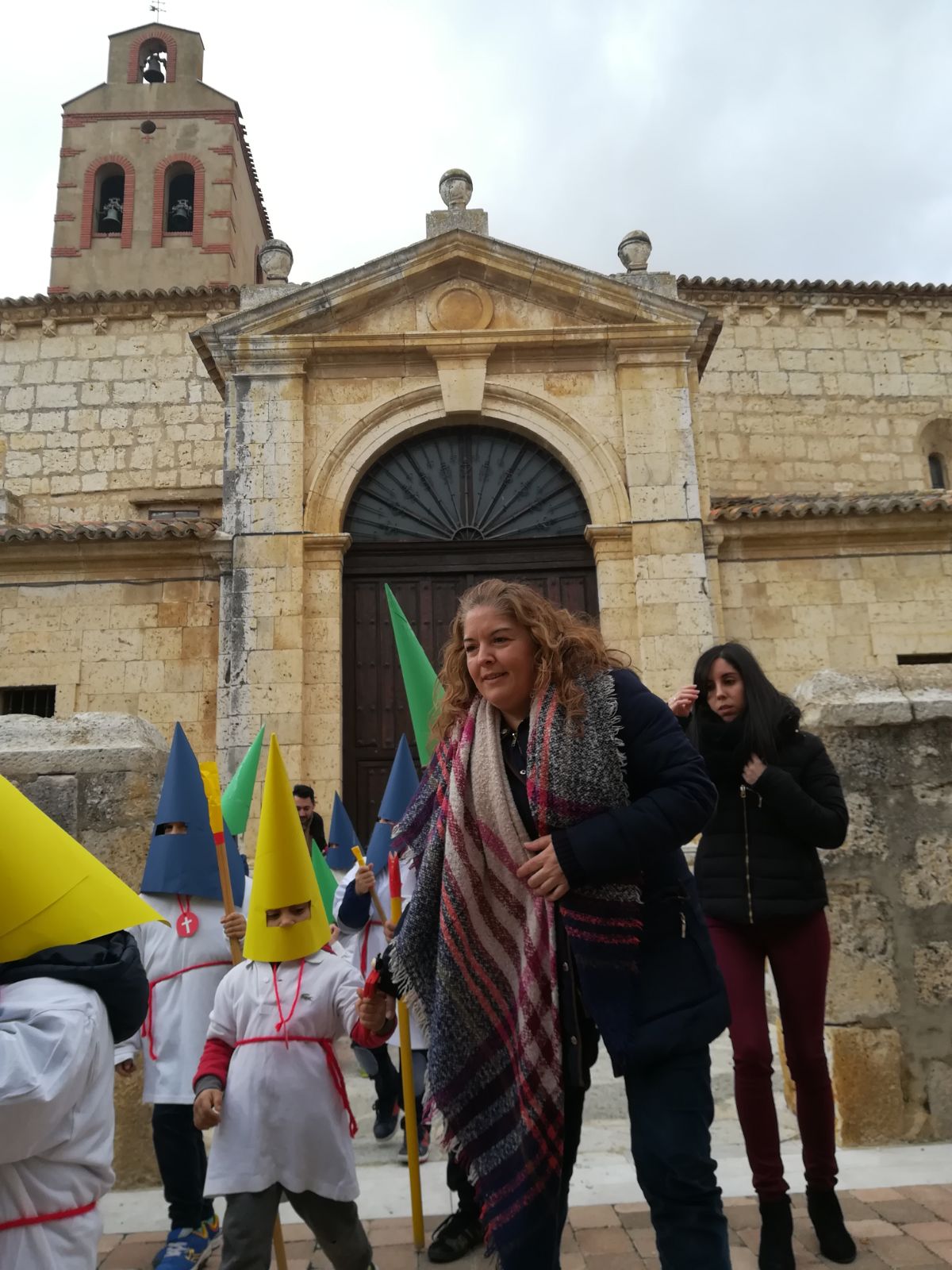 Fotos: Procesión infantil en Torrelobatón con los niños del colegio Padre Hoyos