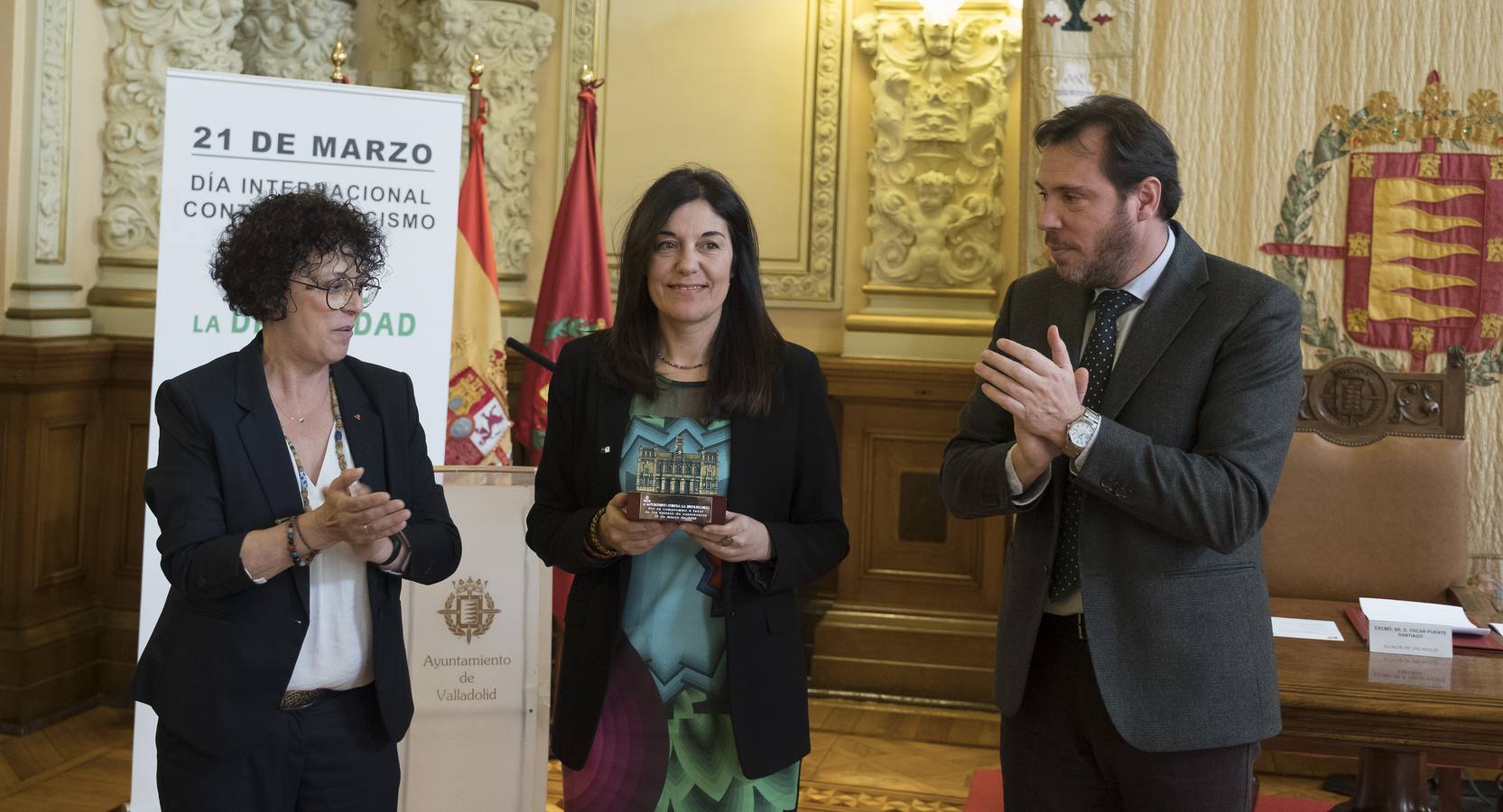 El Ayuntamiento ha reconocido la labor en materia de integración y convivencia al Movimiento Contra la Intolerancia y a la Parroquia de Santo Toribio