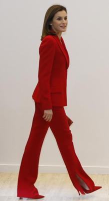 Imagen secundaria 2 - Una Reina de rojo