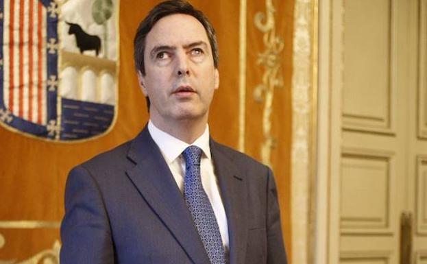 Enrique Sánchez Guijo, en el Salón de Reinas del Ayuntamiento de Salamanca 