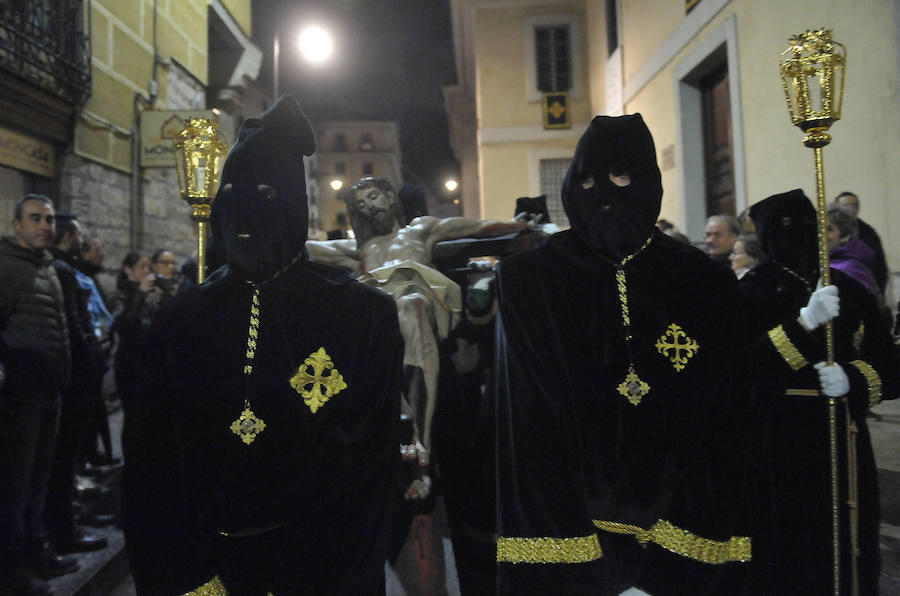 El primer acto de la Semana Santa de Valladolid, el traslado del Yacente de Gregorio Fernández desde San Lorenzo a la iglesia de San Joaquín y Santa Ana, no se pudo completar porque la lluvia desaconsejó el traslado. 