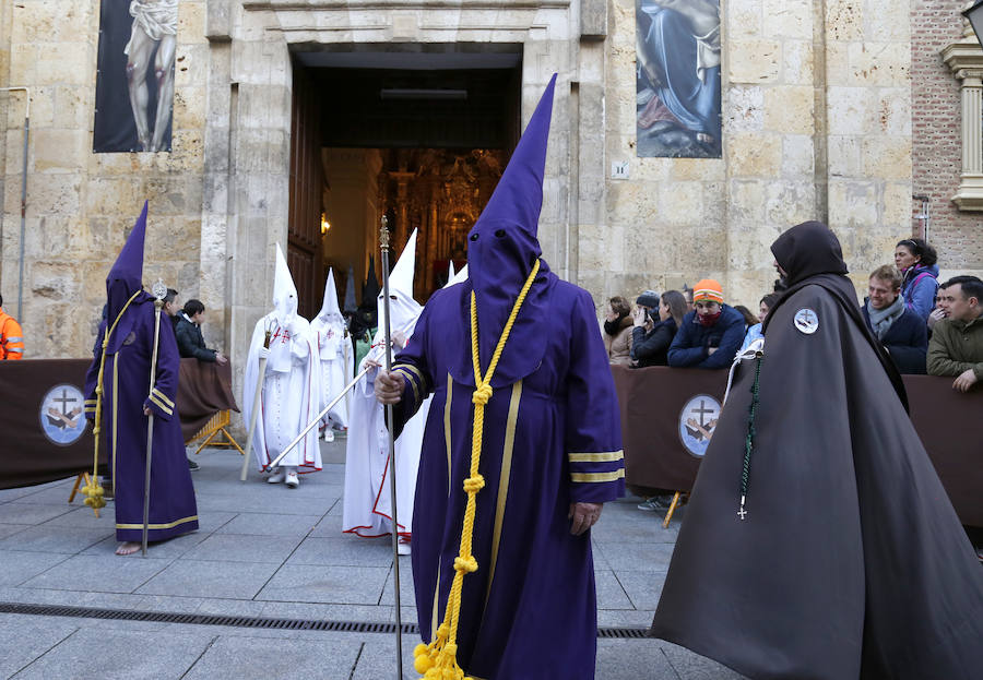 Fotos: Procesión de la Piedad en Palencia