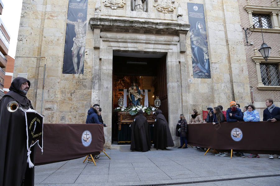 Fotos: Procesión de la Piedad en Palencia