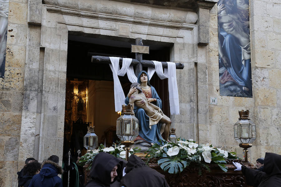 Fotos: Procesión de la Piedad en Palencia