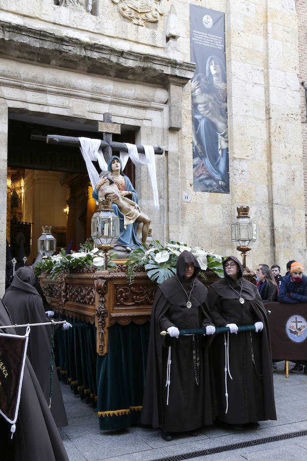 Fotos: Procesión de la Piedad en Palencia