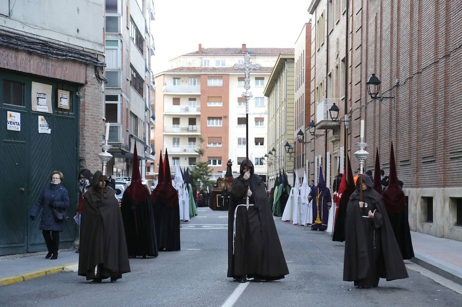 Fotos: Procesión de la Piedad en Palencia