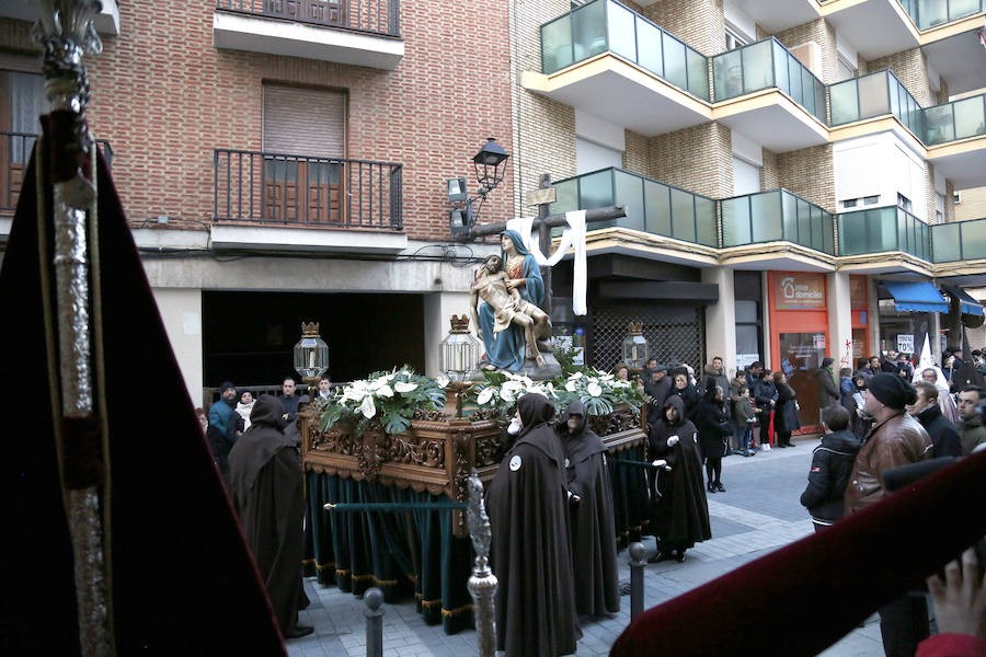 Fotos: Procesión de la Piedad en Palencia