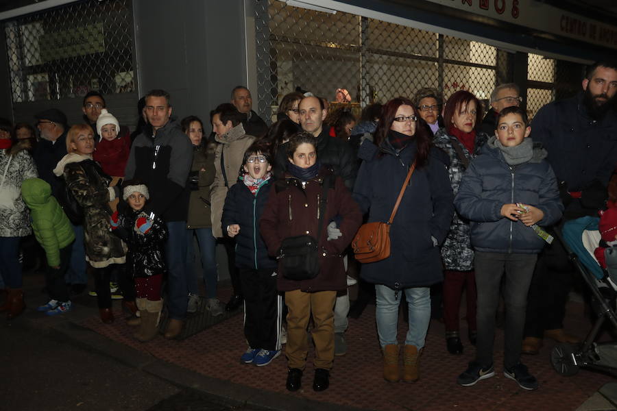 Fotos: Procesión del Ejercicio Público de las Cinco Llagas en Valladolid