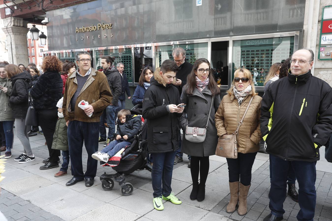 Fotos: Público en la Procesión del Domingo de Ramos en Valladolid (2/2)