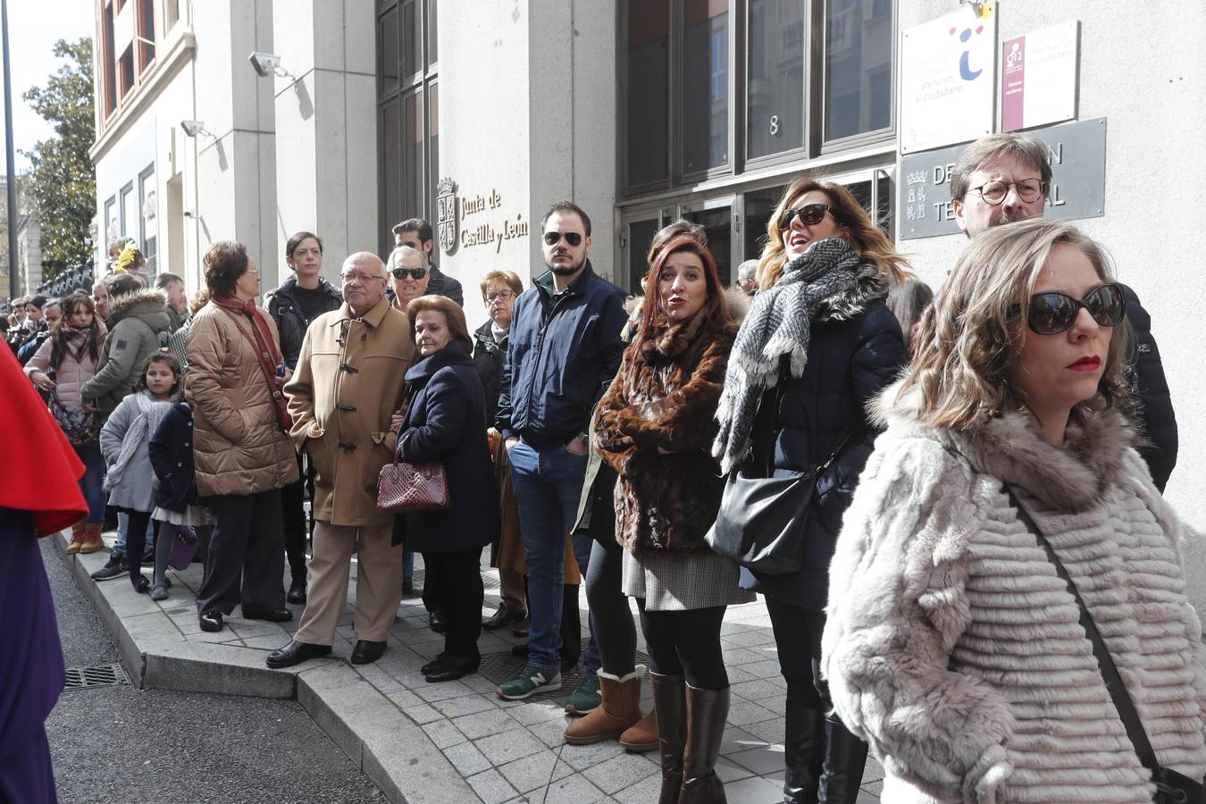 Fotos: Público en la Procesión del Domingo de Ramos en Valladolid (1/2)