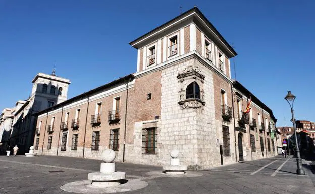 Fachada del Palacio de Pimentel, sede de la Diputación Provincial de Valladolid.
