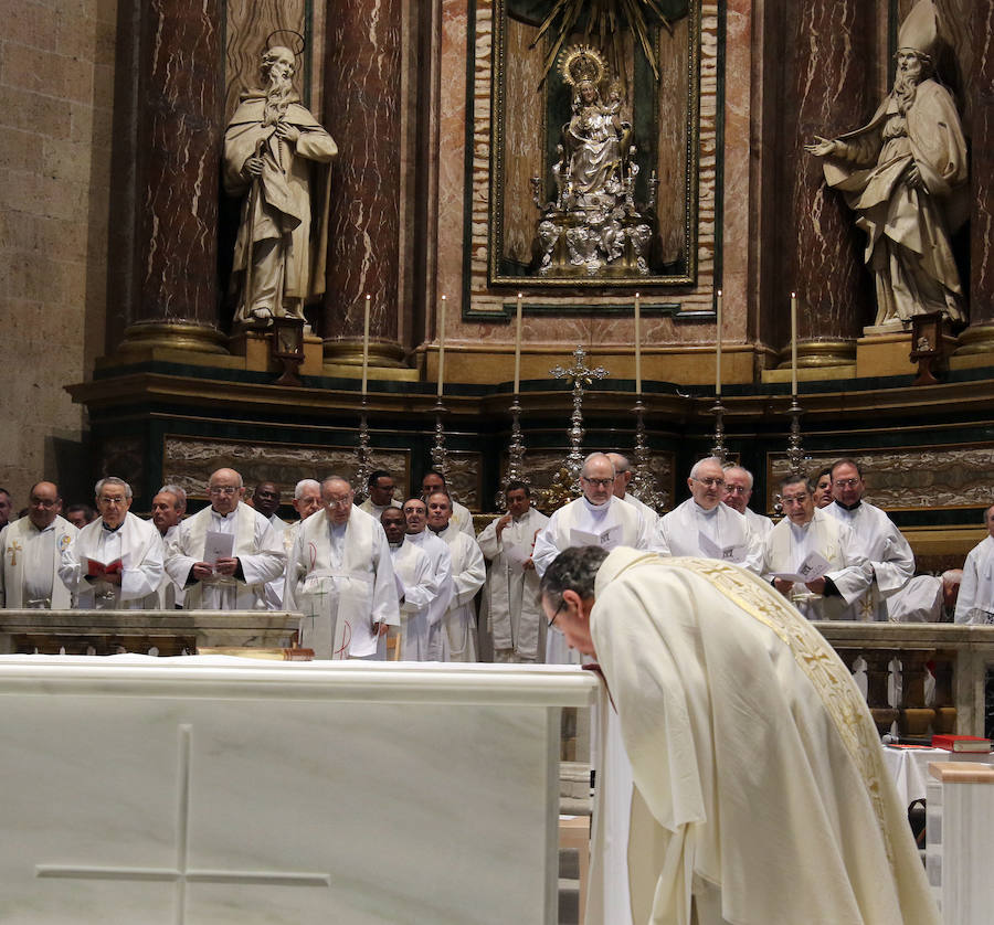 Fotos: Misa Crismal en el altar mayor de la Catedral de Segovia