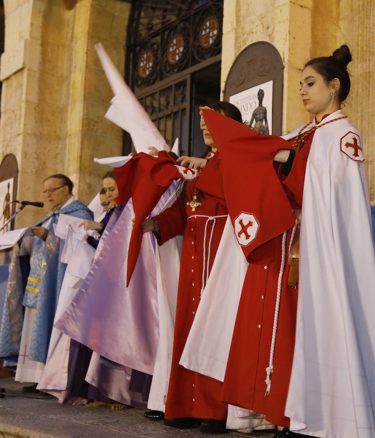 Fotos: Procesión de las Cinco Llagas en Palencia