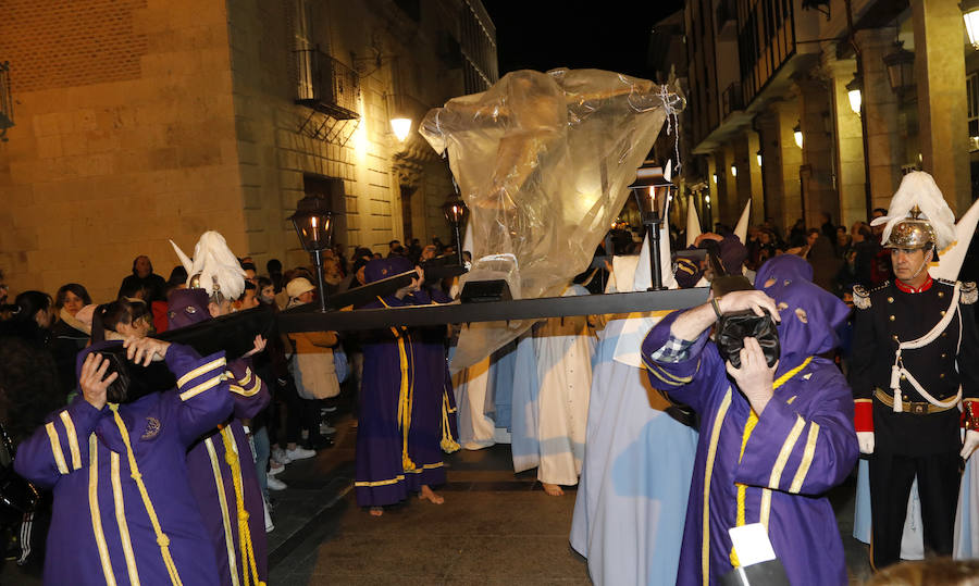 Fotos: Procesión de las Cinco Llagas en Palencia