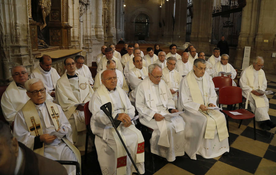 Fotos: Misa Crismal en la catedral de Palencia
