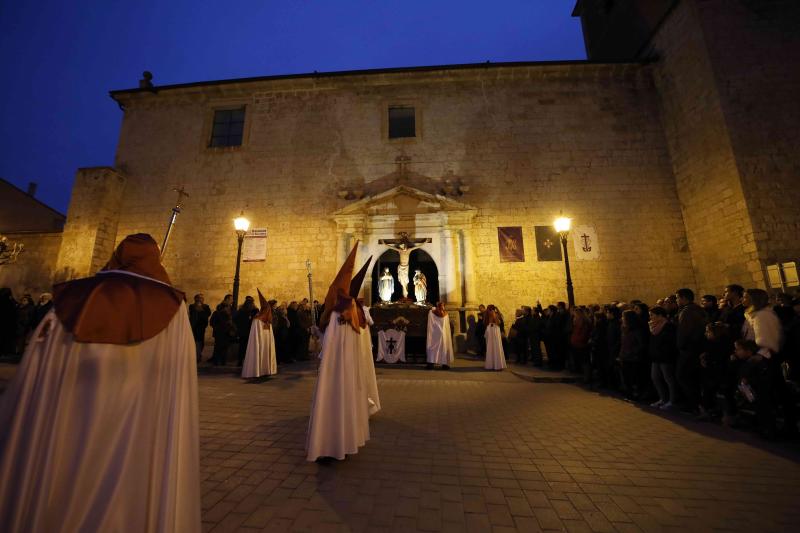 Fotos: Procesión de la Cofradía del Santo Cristo de la Buena Muerte en Peñafiel