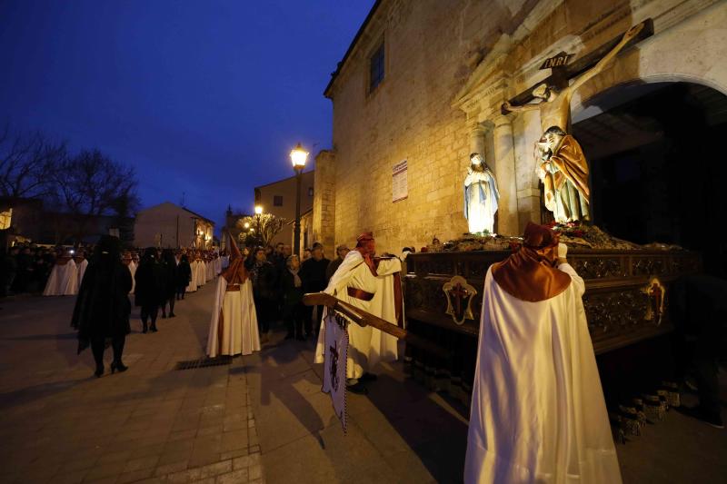 Fotos: Procesión de la Cofradía del Santo Cristo de la Buena Muerte en Peñafiel
