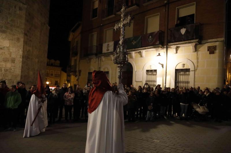 Fotos: Procesión de la Cofradía del Santo Cristo de la Buena Muerte en Peñafiel