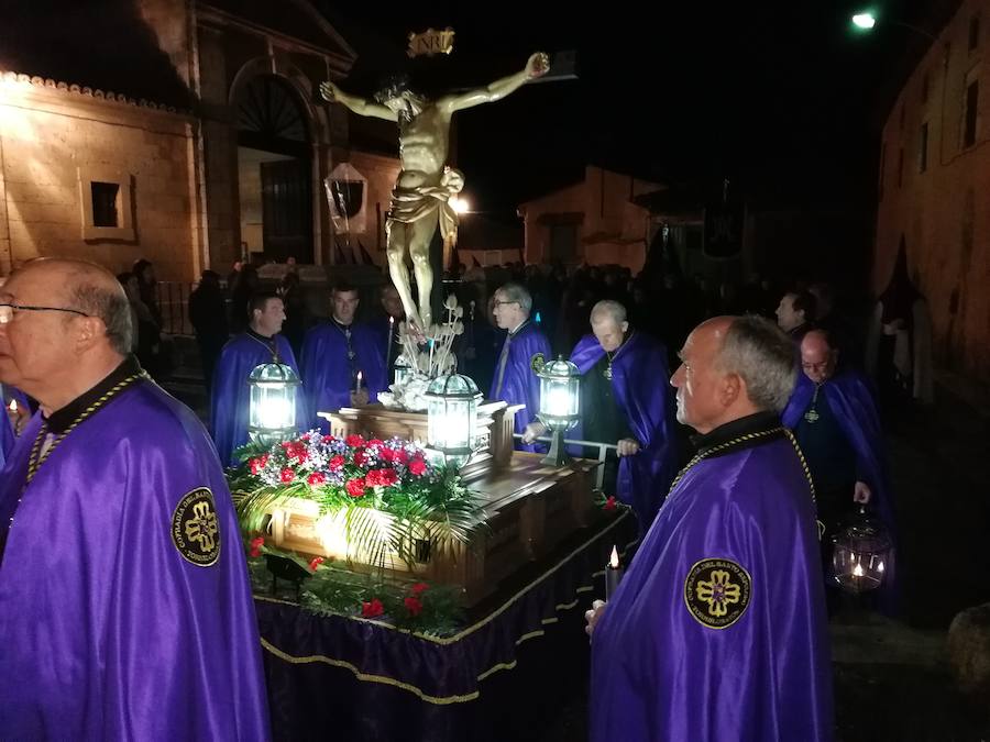 Fotos: Procesión del Santo Rosario en Torrelobatón