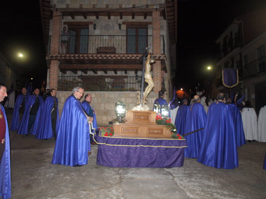 Fotos: Procesión del Santo Rosario en Torrelobatón
