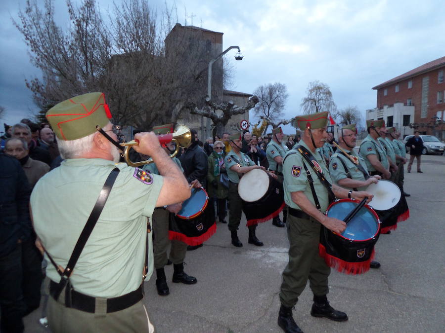 Fotos: Los antiguos legionarios de Valladolid, en el Jueves Santo de Carrión