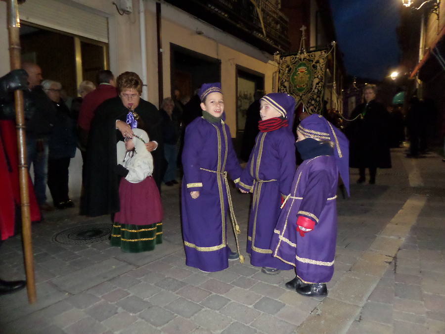 Fotos: Los antiguos legionarios de Valladolid, en el Jueves Santo de Carrión