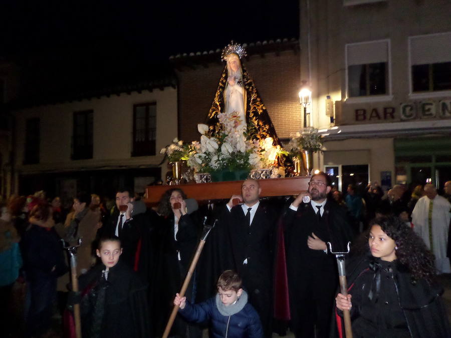 Fotos: Los antiguos legionarios de Valladolid, en el Jueves Santo de Carrión