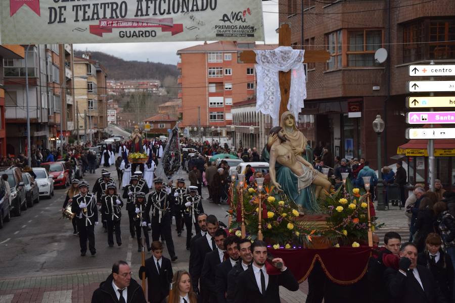 Fotos: La Procesión General sale con un recorrido más corto en Guardo