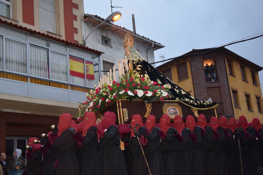 Fotos: La Procesión General sale con un recorrido más corto en Guardo