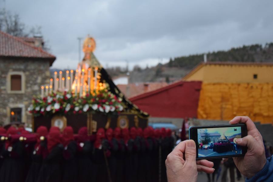 Fotos: La Procesión General sale con un recorrido más corto en Guardo