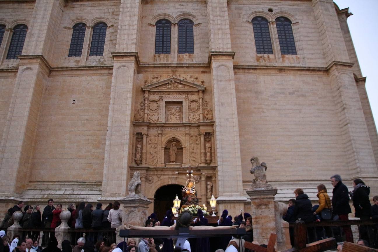 Fotos: Vía Crucis en Medina de Rioseco