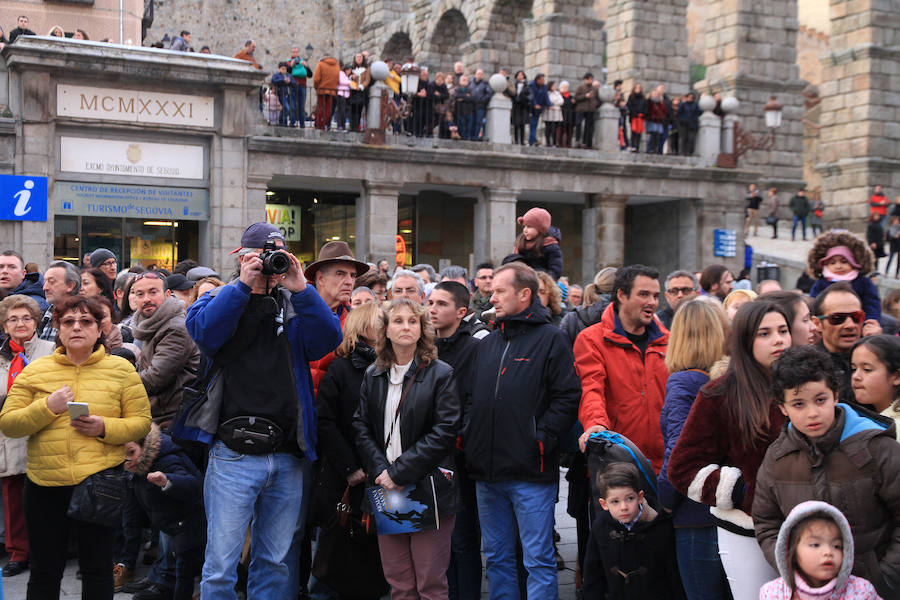 El buen tiempo deja desfilar 
