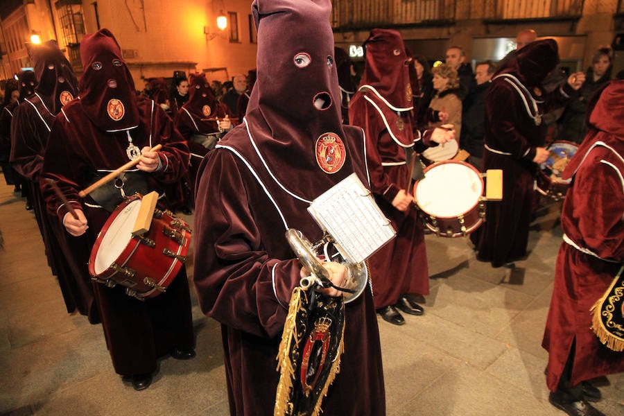 El buen tiempo deja desfilar 