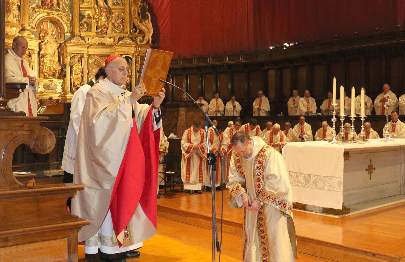 Fotos: Misa Crismal en la Catedral de Valladolid