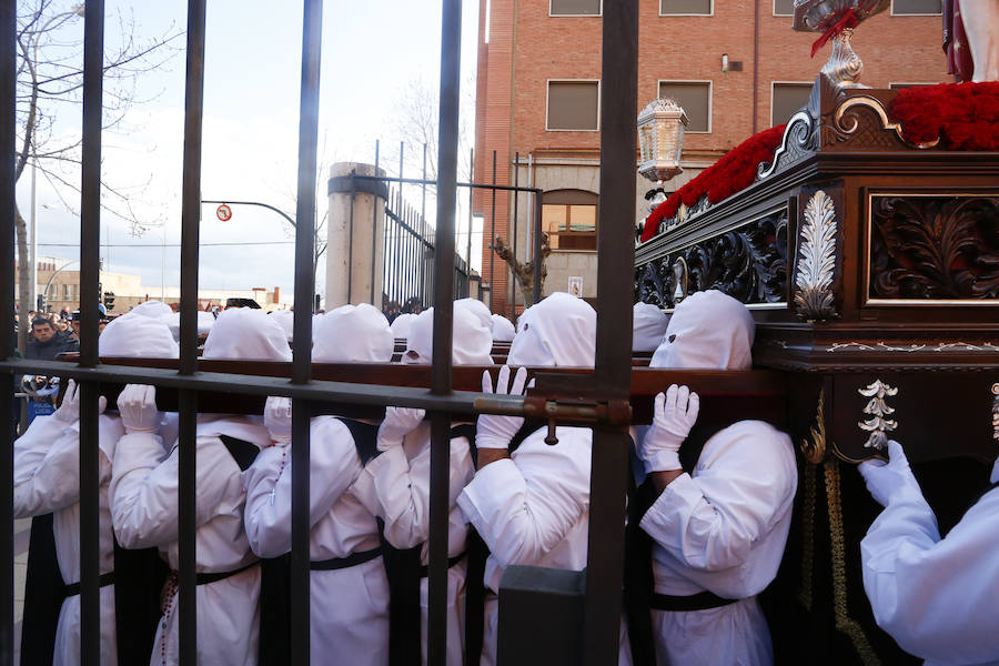 Fotos: Procesión del Vía Crucis de San Bernardo en Salamanca