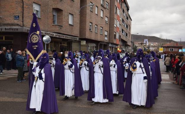 Desfile por las calles de Guardo. 